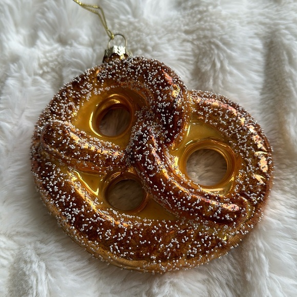 Cody Foster Glass Salted Bavarian Pretzel Christmas Tree Ornament Glitter Gold - Picture 1 of 7